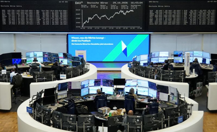 Le graphique de l'indice boursier allemand DAX est présenté à la Bourse de Francfort