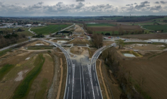 Vue aérienne du chantier de construction de l'autoroute A69 Toulouse-Castres, près de Verfeil, le 14 mars 2025 en Haute-Garonne ( AFP / Ed JONES )