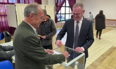 Municipales: Steeve Briois, maire sortant (RN), vote à Hénin-Beaumont