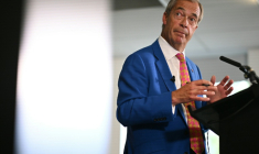 Le leader du parti Reform UK, Nigel Farage, le 4 septembre 2026 à Birmingham, au Royaume-Uni ( AFP / Oli SCARFF )
