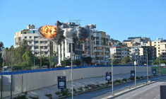 Une frappe israélienne sur un bâtiment à proximité de l'autoroute menant à l'aéroport international de Beyrouth, le 31 mars 2026 au Liban ( AFP / FADEL itani )