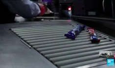 Ukraine : files d’attente massives devant un supermarché à Kherson