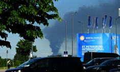De la fumée à proximité de l'endroit où se tient le Forum économique (SPIEF) de Saint-Pétersbourg, le 3 juin 2026, en Russie ( AFP / STRINGER )