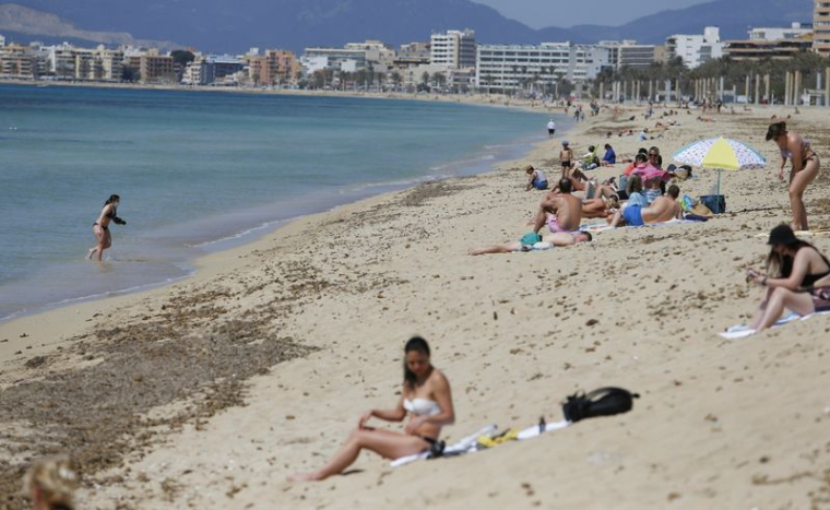 CORONAVIRUS: L'ESPAGNE DURCIT L'ACCÈS DES BRITANNIQUES AUX BALÉARES