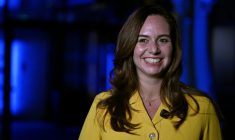 Sarah Knafo, du parti d'extrême droite Reconquête !, candidate à la mairie de Paris, au Grand Palais à Paris, le 13 janvier 2026 ( AFP / JULIEN DE ROSA )