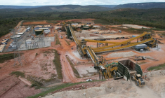 Vue aérienne de la mine de Grota do Cirilo, au Brésil, le 25 mai 2023. ( AFP / DOUGLAS MAGNO )