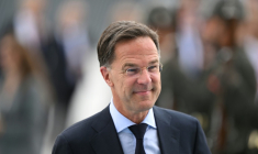 Le secrétaire général de l'OTAN, Mark Rutte, arrive à l'aéroport d'Esenboğa en amont du 36e sommet des chefs d'État et de gouvernement de l'OTAN à Ankara, le 6 juillet 2026 en Turquie ( POOL / Muhammed Abdullah Kurtar )