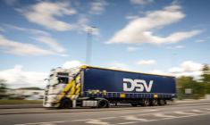 Un véhicule de la société de transport DSV