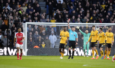 La police enquête sur le harcèlement subi par l'arbitre de Wolverhampton-Arsenal