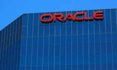 ORACLE BAT LE CONSENSUS, LE TITRE MONTE HORS SÉANCE