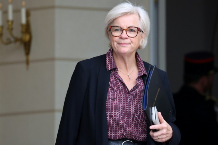 La ministre de la Défense Catherine Vautrin à Paris le 6 mai 2026 ( AFP / Ludovic MARIN )