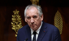 François Bayrou prononce un discours à l'Assemblée nationale à Paris