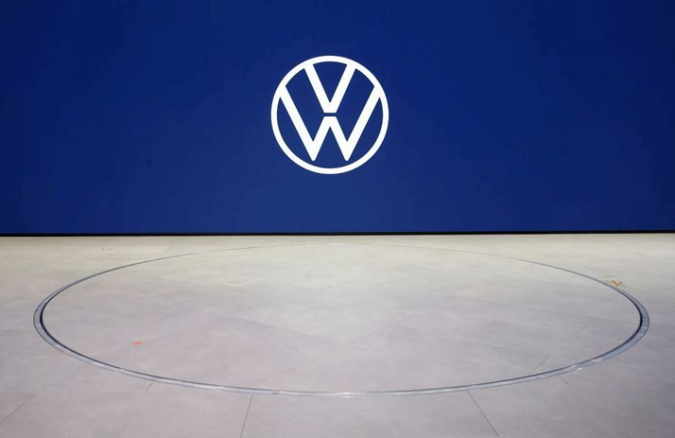 VOLKSWAGEN ÉTUDIE UN POSSIBLE RACHAT D'EUROPCAR