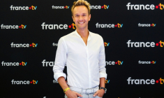 Le présentateur de télévision Cyril Féraud pose lors d'une séance photo à Paris, le 8 juillet 2025 ( AFP / DIMITAR DILKOFF )