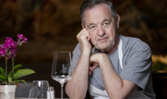 Le chef Bernard Pacaud dans son restaurant l'Ambroisie, le 3 juillet 2025 à Paris ( AFP / JOEL SAGET )