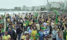 Brésil: rassemblement pro-Bolsonaro à Rio avant le verdict de la Cour suprême