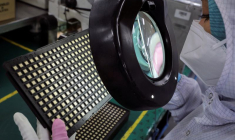 L'UE VEUT INVESTIR DES MILLIARDS D'EUROS DANS LES SEMICONDUCTEURS, DIT BRETON