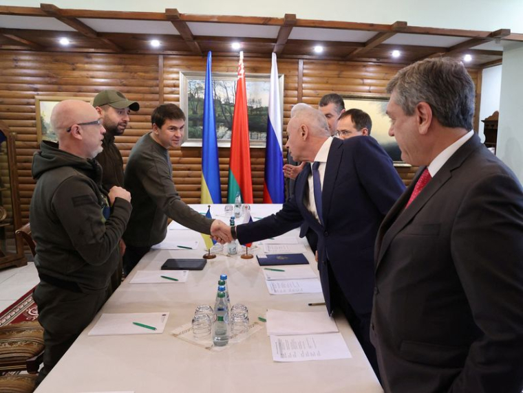 RUSSES ET UKRAINIENS S'ENTENDENT SUR LE PRINCIPE DE COULOIRS HUMANITAIRES