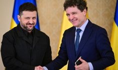 Le président ukrainien Volodymyr Zelensky et son homologue roumain Nicusor Dan à Bucarest, en Roumanie, le 12 mars 2026. ( AFP / DANIEL MIHAILESCU )