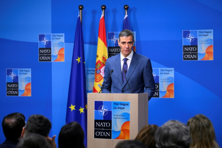 Le Premier ministre espagnol Pedro Sanchez lors d'une conférence de presse au sommet de l'Otan, le 25 juin 2025 à La Haye, aux Pays-Bas ( AFP / JOHN THYS )