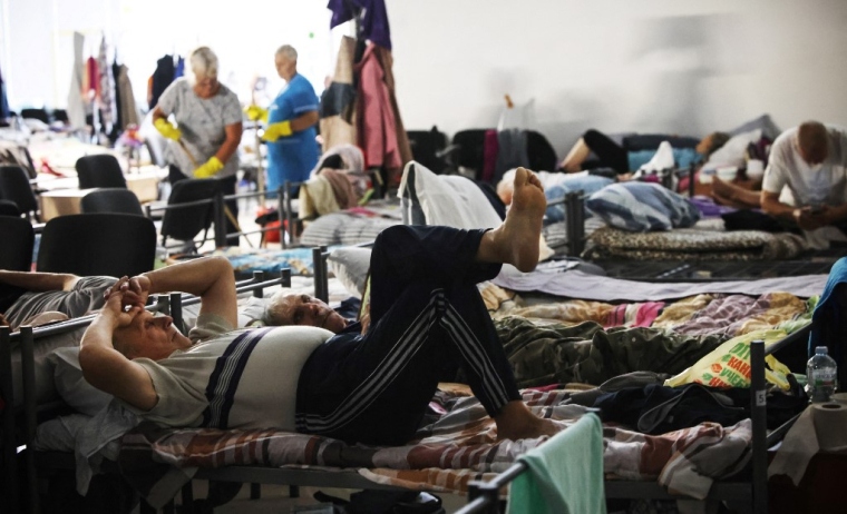 Des déplacés dans la région de Koursk, en Russie, le 29 août 2024. ( AFP / TATYANA MAKEYEVA )