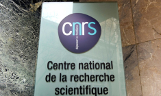 le CNRS lance un programme pour attirer des scientifiques étrangers dont le travail est menacé, notamment aux Etats-Unis, dans la ligne du souhait de l'exécutif ( AFP / LIONEL BONAVENTURE )
