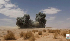 Capture d'écran d'une vidéo non datée réalisée le 9 septembre 2026 par le centre de médias d'Ansarullah montrant, selon les autorités houthis, une attaque contre les forces soutenues par l'Arabie saoudite sur les lignes de front de la province de Jawf, au Yemen ( ANSARULLAH MEDIA CENTRE / - )