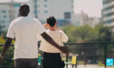 Premier défilé en Afrique pour Chanel avec sa collection "métiers d’art 2022/2023" à Dakar