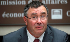 TOTAL: LE PDG ÉVOQUE UN OBJECTIF DE RENOUVELABLES PLUS AMBITIEUX