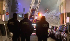 Photo des pompiers qui interviennent après l'effondrement d'un immeuble à Marseille