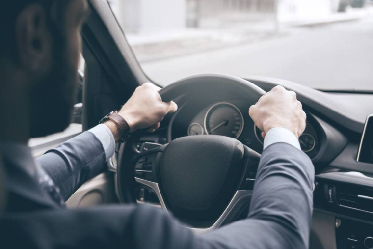 Assurance auto : pourquoi la profession exercée fait-elle varier les prix ? / iStock.com - dima_sidelnikov
