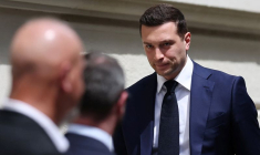 La dirigeante d'extrême droite française Bardella au siège du Rassemblement national à Paris