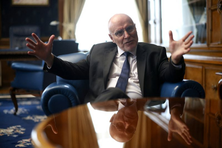 Le gouverneur de la Banque nationale bulgare, Radev, s'exprime lors d'une interview accordée à Reuters à Sofia