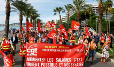 Manifestants de la CGT sur la Promenade des Anglais à Nice