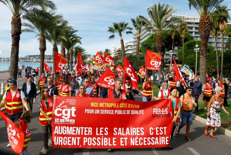 Manifestants de la CGT sur la Promenade des Anglais à Nice