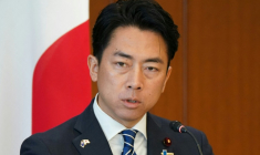 Le ministre japonais de la Défense, Shinjiro Koizumi, s'exprime lors d'une conférence de presse avec son homologue australien, au ministère de la Défense à Tokyo, le 7 décembre 2025 ( POOL / Kazuhiro NOGI )