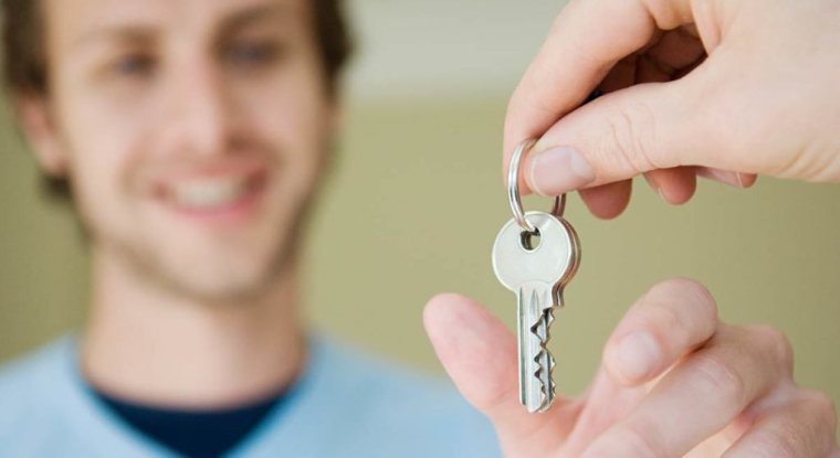 Certains emprunteurs décident de ne pas rembourser la banque en cas de cession pour éviter de payer les pénalités prévues en cas de remboursement anticipé. (© Fotolia)