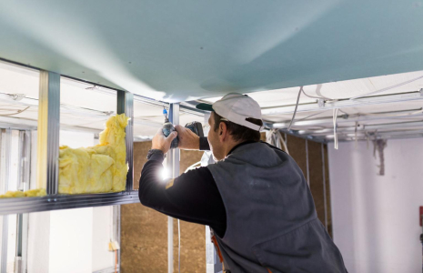 La rénovation énergétique de son logement permet de réaliser de sérieuses économies, tout en valorisant son patrimoine et en protégeant la planète ( crédit photo : GettyImages )