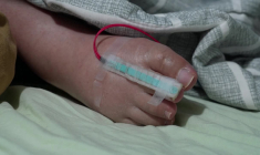 Paralysé, un Chinois dirige sa ferme d'un simple doigt