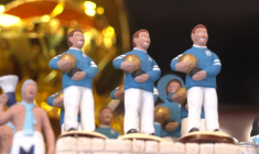 A Marseille, un santon à l'effigie de la star du football Jean-Pierre Papin