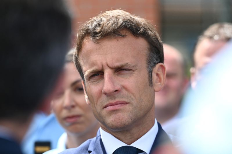 FRANCE: MACRON ALERTE CONTRE LE "DÉSORDRE" DES EXTRÊMES ET APPELLE À UNE MAJORITÉ "CLAIRE"