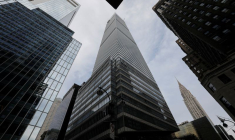 Vue de la tour de bureaux One Vanderbilt dans le centre de Manhattan, à New York