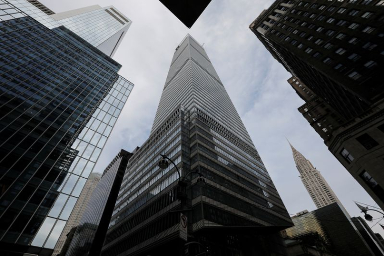 Vue de la tour de bureaux One Vanderbilt dans le centre de Manhattan, à New York