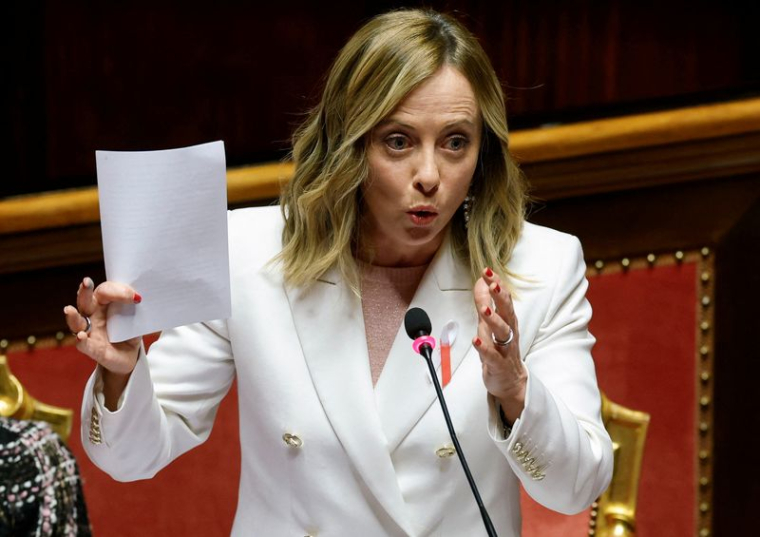 Le Premier ministre italien Giorgia Meloni s'exprime à la Chambre haute du Parlement à Rome, Italie