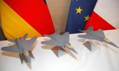 Des maquettes de l'avion de combat du futur (SCAF)