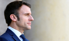 L'ENTRÉE EN LICE DE MACRON ACCÉLÈRE UNE CAMPAGNE BOULEVERSÉE PAR LA GUERRE