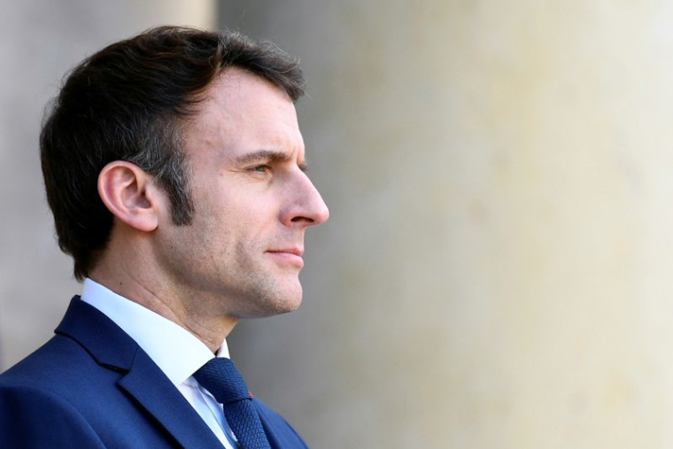 L'ENTRÉE EN LICE DE MACRON ACCÉLÈRE UNE CAMPAGNE BOULEVERSÉE PAR LA GUERRE
