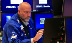 Un opérateur à la Bourse de New York, le 17 août 2026 ( AFP / TIMOTHY A. CLARY )