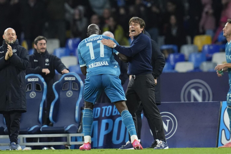 Antonio Conte charge Lukaku