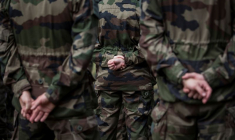 LES "TRIBUNES" DE MILITAIRES SONT "CONTRAIRES" À CE QU'ON ATTEND DE L'ARMÉE, DIT LE MAIRE